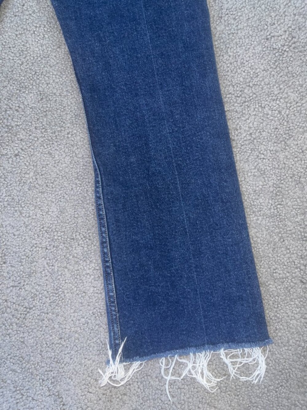 NOEND NO END Denim Farrah Mid Rise Kick Flare Raw Hem Cropped Jeans  -EUC - 28 - Picture 9 of 15